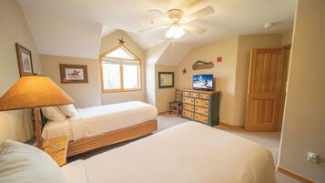 4 bedrooms, iron/ironing board, WiFi, bed sheets