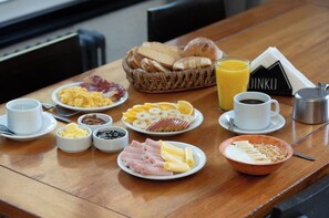 Free daily buffet breakfast  - Hotel Dinko (San Carlos de Bariloche)