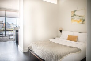 1 bedroom, desk, iron/ironing board, free WiFi