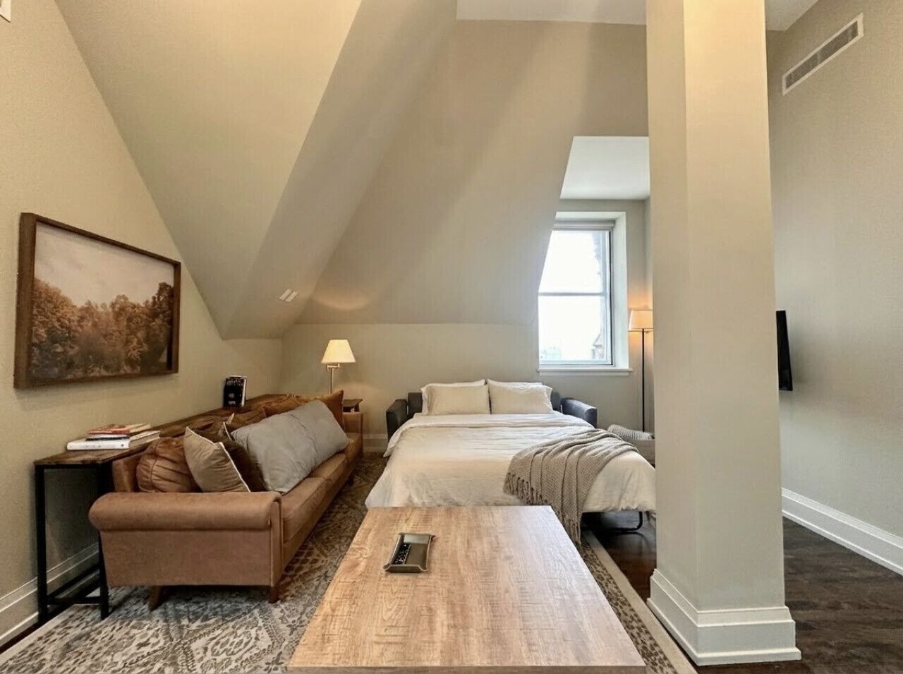 2 habitaciones, escritorio, tabla de planchar con plancha y wifi gratis 