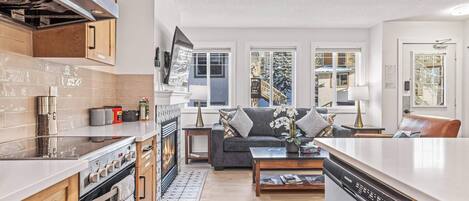 ميكروويف، فرن، موقد طهي مسطح، غسالة أطباق