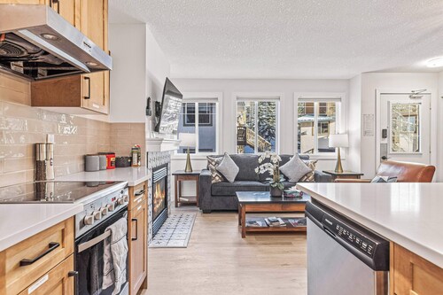 Banff Boundary Lodge/2BR 1.5BT/AC/Hot tub