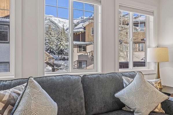 Smart-tv en een open haard