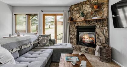 Chic Condo | King Bed | Patio, Hot Tub, Free Bus