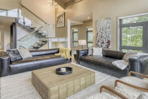 Exclusive Condo, Mountain View | Living area - 201 Verbier Building 7 (Mont-Tremblant)