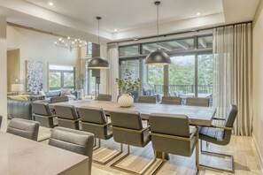 Exclusive Condo, Mountain View | In-room dining - 201 Verbier Building 7 (Mont-Tremblant)