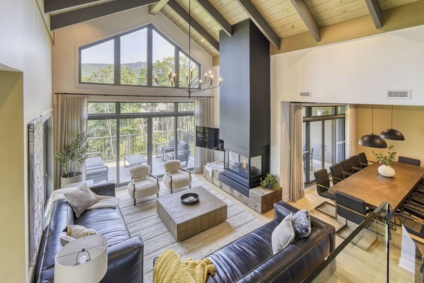 Exclusive Condo, Mountain View | Living area