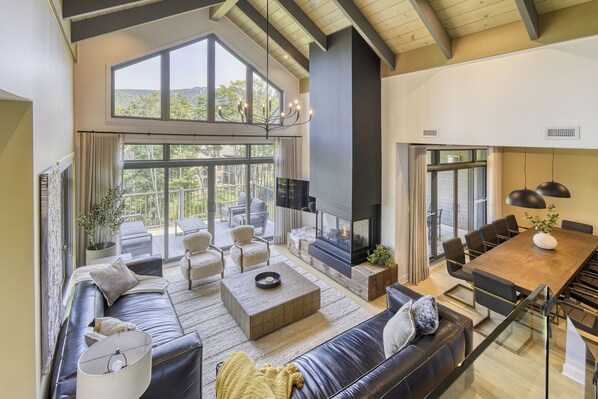 Exclusive Condo, Mountain View | Living area - 201 Verbier Building 7 (Mont-Tremblant)
