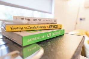 Secador de pelo, toallas, jabón, papel higiénico