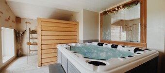 Domaine de Saint Florent - Piscine & Spa
