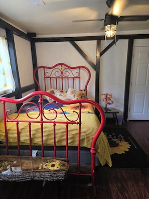 1 bedroom, bed sheets