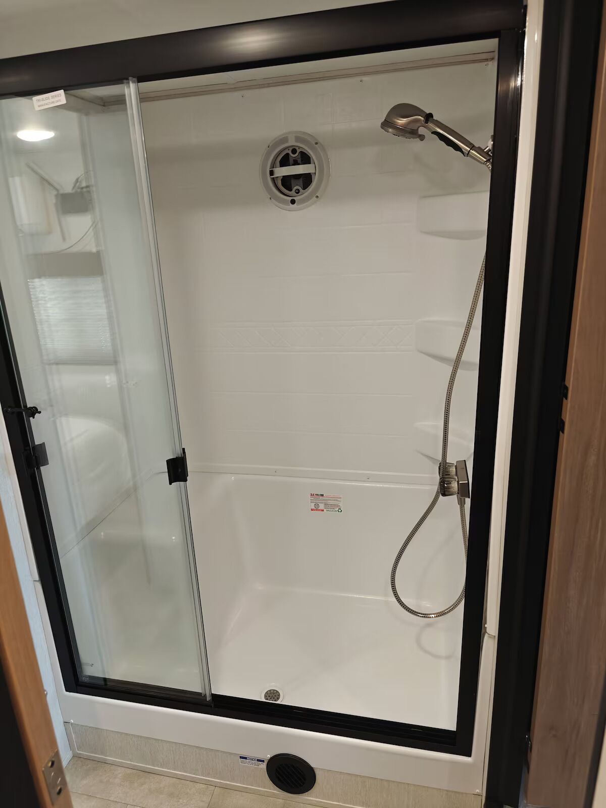 Shower, towels