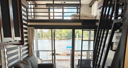 Kings Ferry site 12 Timberwolf RV, Riverside in Wonderful Richmond Hill