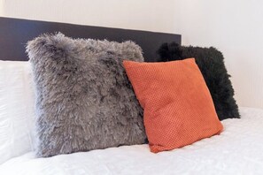 1 chambre, fer et planche à repasser, Wi-Fi, draps fournis