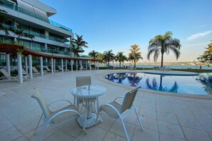 Basic Apartment | Pool | Outdoor pool - OZPED Flats Particulares Lake View (Brasília)