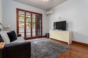 Apartment | 3 bedrooms - Close to the Underground and 10 Minutes From the Beach Mfb302 (Rio de Janeiro)