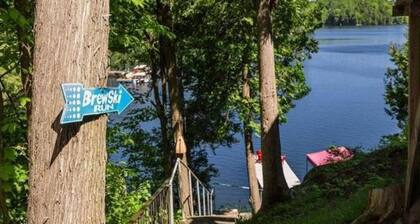 Pine Bay Hideaway. Perfect waterfront escape in a lakeside retreat!