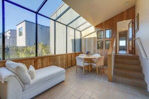 TV, fireplace, DVD player - Neel Nirvana | Deck w/ BBQ & Community Pool! (Sea Ranch)