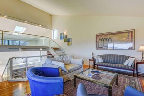 TV, fireplace, DVD player