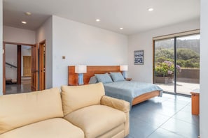 3 bedrooms, desk, iron/ironing board, WiFi