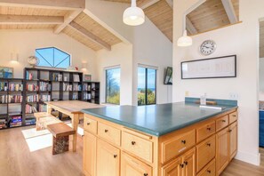 Interior - Sea Drifter – Stunning Home for 6 in Sea Ranch (Sea Ranch)