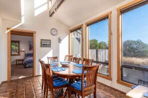 Dining - Albatross House | Ocean View | Hot Tub (Sea Ranch)