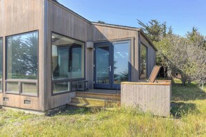Exterior - Pelican's Landing | Amazing Views & Hot Tub! (Sea Ranch)