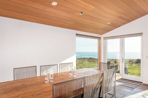 Dining - Pelican's Landing | Amazing Views & Hot Tub! (Sea Ranch)