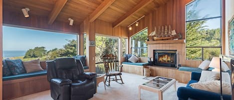 TV, fireplace, DVD player