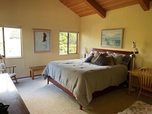 3 bedrooms, iron/ironing board, WiFi, bed sheets - Viglione | Fireplace, Hot Tub, & Ocean Views (Sea Ranch)