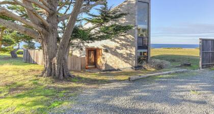 Sea Pine | Hot Tub with Ocean View