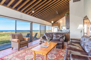 Télévision, cheminée, lecteur de DVD