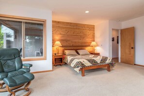 3 bedrooms, desk, iron/ironing board, WiFi