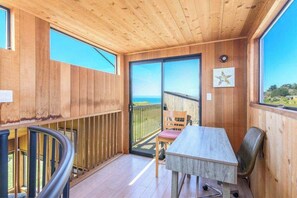 Interior - Sea Myst | Private Hot Tub (Sea Ranch)