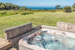 Outdoor spa tub - Sea Myst | Private Hot Tub (Sea Ranch)