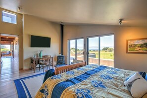 2 soverom, skrivebord, strykejern/-brett og wi-fi