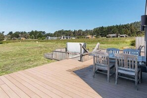 Outdoor dining - Sea Myst | Private Hot Tub (Sea Ranch)