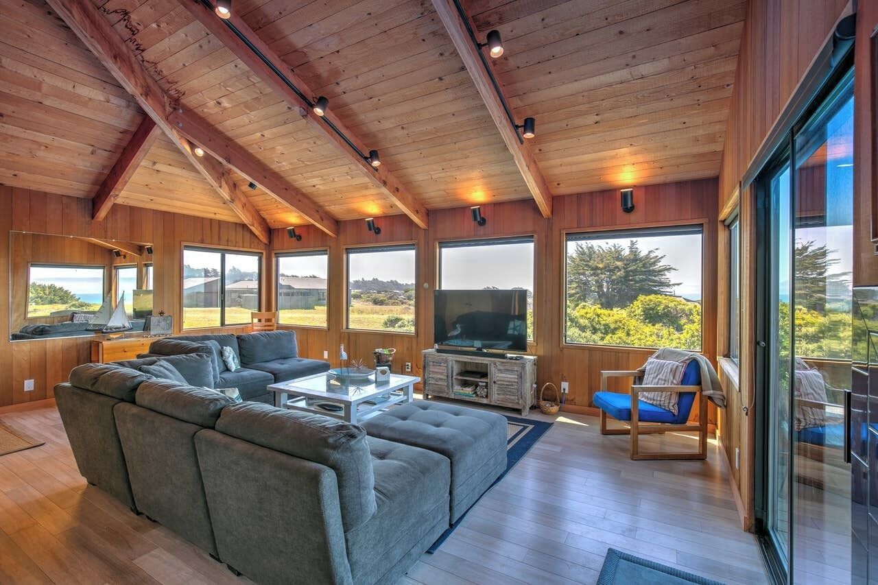 TV, fireplace, DVD player