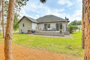 Property grounds - Beloit Home w/ Deck: 3 Mi to Health System Campus (Beloit)