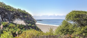 Ocean Bungalow | Tesla EV Station & Near Trails!