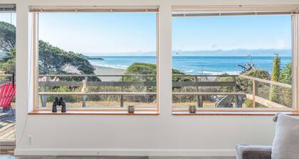 Ocean Bungalow | Tesla EV Station & Near Trails!