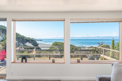 Ocean Bungalow | Tesla EV Station & Near Trails!