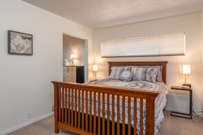 2 bedrooms, WiFi, bed sheets