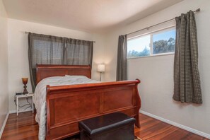 3 bedrooms, WiFi, bed sheets - Lucky Ewe | Ocean View Retreat! (Gualala)