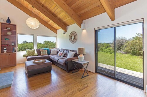 Grateful Getaway | Fireplace and Scenic Views