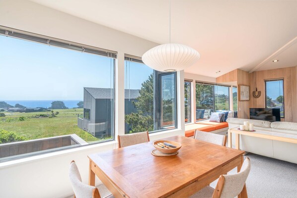 Dining - Seal Moor | Ocean Views | Community Pool (Sea Ranch)