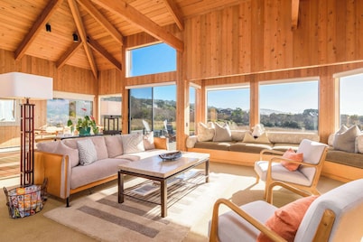 Kabella | Pet Friendly w/ Hot Tub!