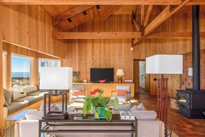 TV, fireplace, DVD player - Kabella | Pet Friendly w/ Hot Tub! (Sea Ranch)