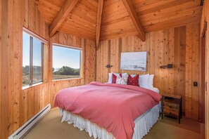 2 bedrooms, iron/ironing board, WiFi, bed sheets - Kabella | Pet Friendly w/ Hot Tub! (Sea Ranch)