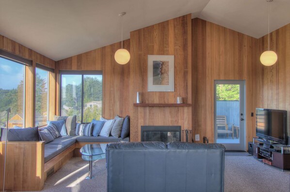 Cozy living room with fireplace - 3BR for 6 | Near Beach | Hot Tub | Ocean Views (Sea Ranch)
